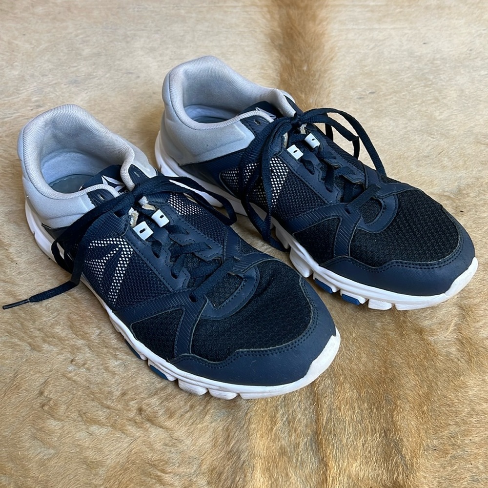 Reebok Memorytech Massage Men’s Sneaker Shoe Size US 10.5 LIKE NEW